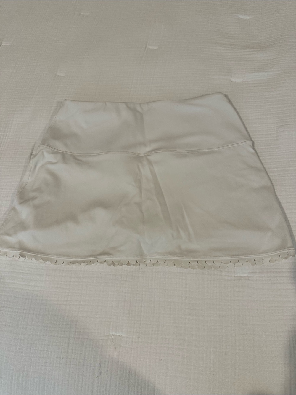 Women’s IVL White A-Line Athleisure Skirt with Scalloped Hem size 6